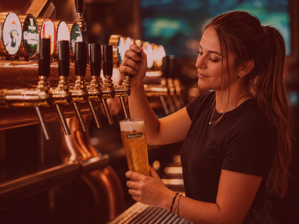 Innenraum der Red Rock Sportsbar an der Schlachte in Bremen